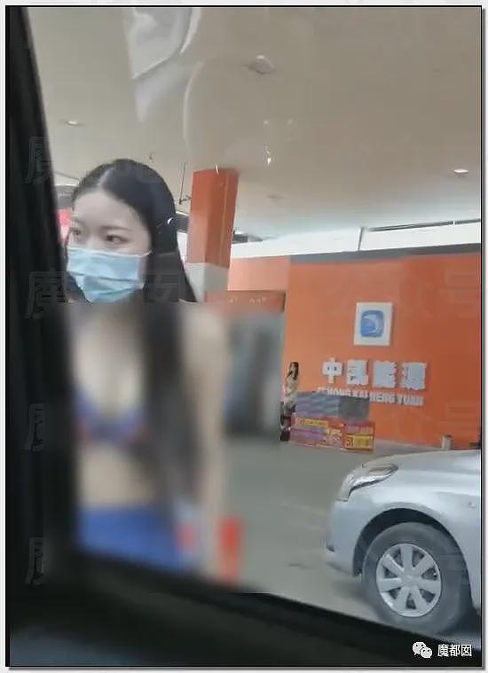 震撼！某加油站聘请靓丽大长腿模特促销引发排队（视频/组图） - 53