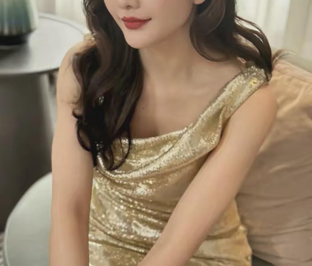 王鸥逼婚成功？未婚生女后领证，女儿首曝光（组图） - 5