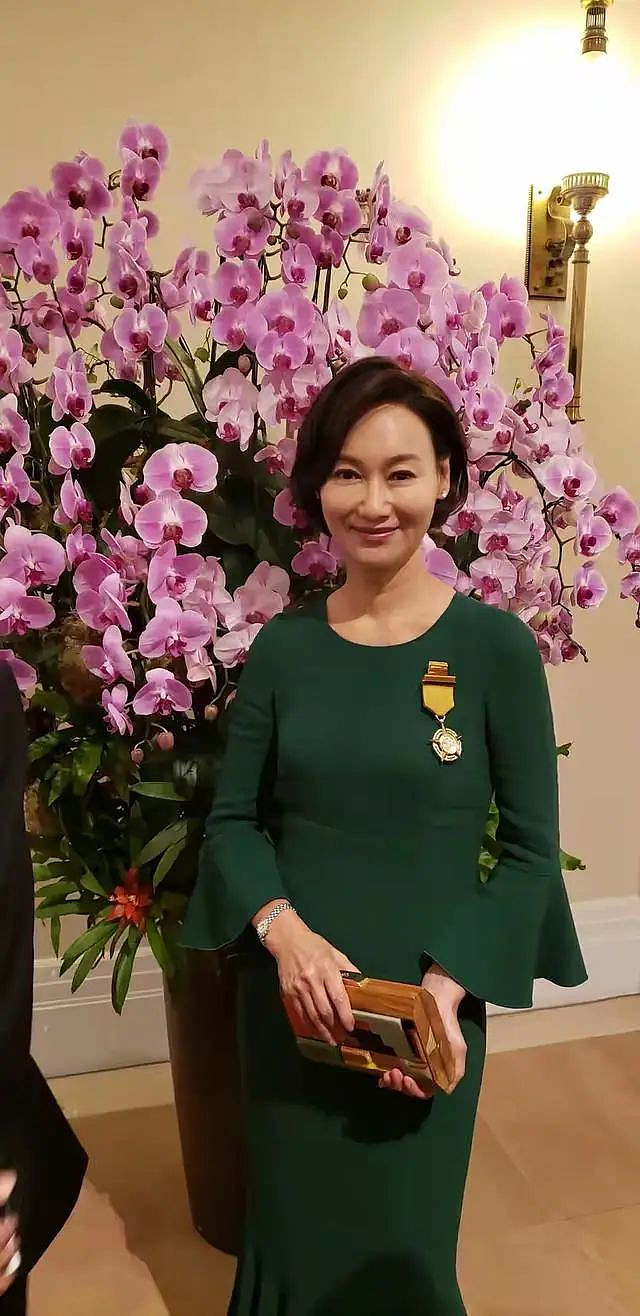 香港影后亲演跳楼戏三次才成功,替身不敢跳上热搜(组图) - 10