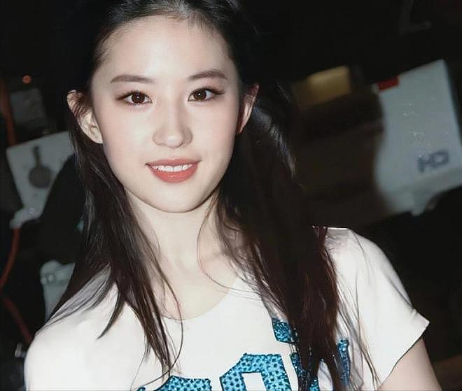 这次,38岁面相大变的刘亦菲,给内娱女星提了个醒,巩俐说对了(组图) - 4