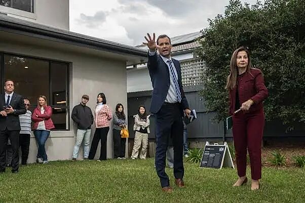 利率风险浮现,房子拍卖成功率下滑(组图) - 1