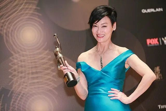香港影后亲演跳楼戏三次才成功,替身不敢跳上热搜(组图) - 8