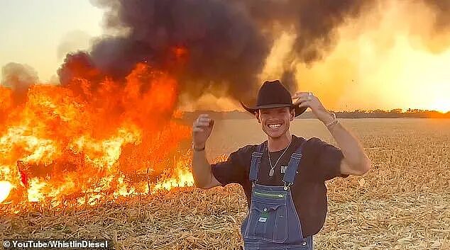 千万网红博眼球直接烧掉法拉利!视频火了,他也因为逃税被抓了...(组图) - 13