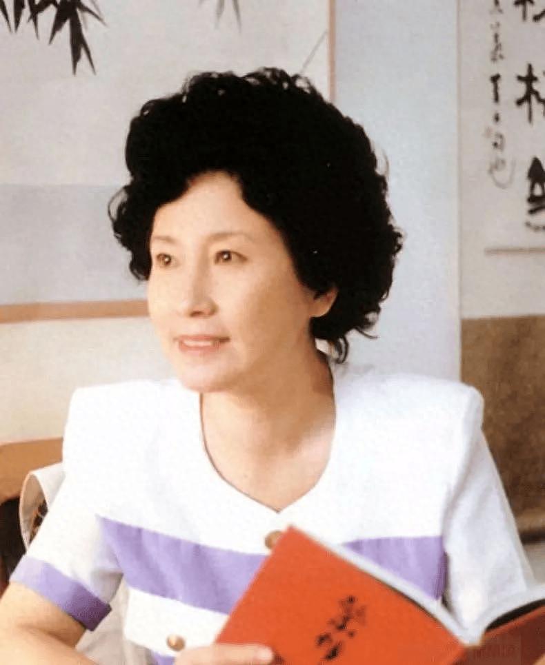 原来她是范曾发妻!如今87岁前夫再添一子,她早已走上康庄大道(组图) - 1