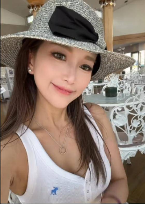 香港女星移英失败回流香港,曾在直播时被男友骂(组图) - 3