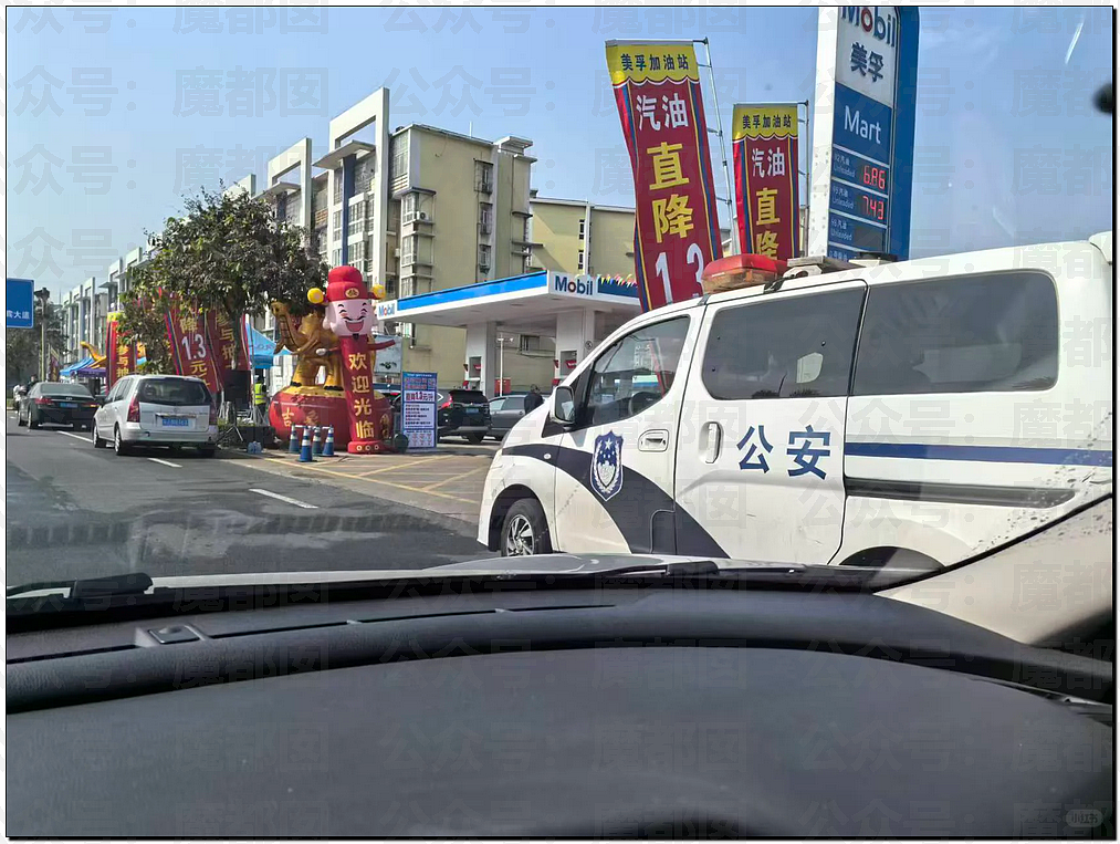震撼！某加油站聘请靓丽大长腿模特促销引发排队（视频/组图） - 73