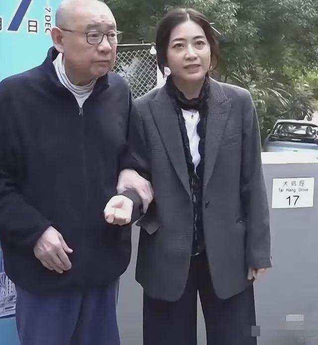74岁刘銮雄老态龙钟,甘比这碗饭,不是谁都吃得了(组图) - 7