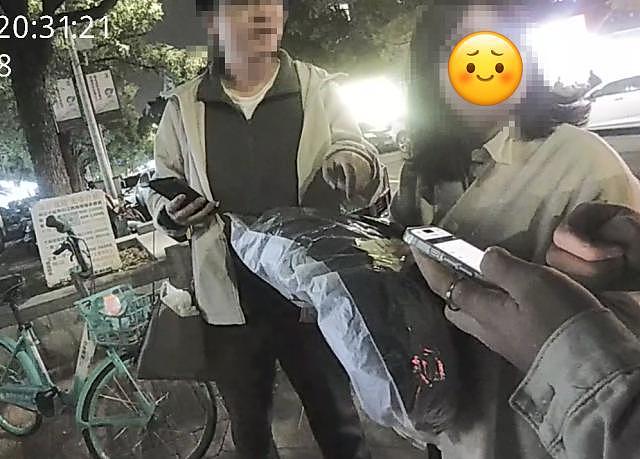 女子在二手平台买到被偷的新衣服!线下交易报警后人赃并获,结局却意想不到(组图) - 3