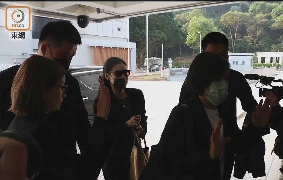 张柏芝大儿子在深圳餐厅！鼻大眼小有雄性魅力，网友：像东南亚人（组图） - 14