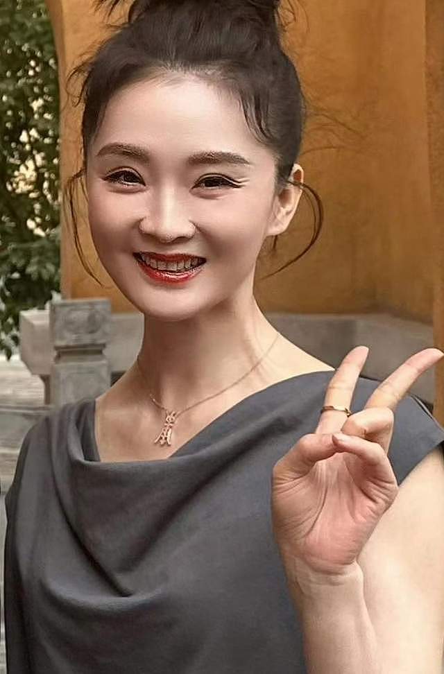 王艳晒19岁儿子近照：小时候“怕”他，现逆袭成大帅哥，母慈子孝（组图） - 13