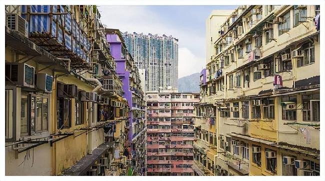 30万香港人：四口人住7平米，围在马桶边吃饭（组图） - 3