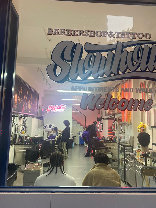 36岁武汉宝妈开编发店，月均接待10位外国顾客，有的发型需要纯手工钩织两到三天（组图） - 1