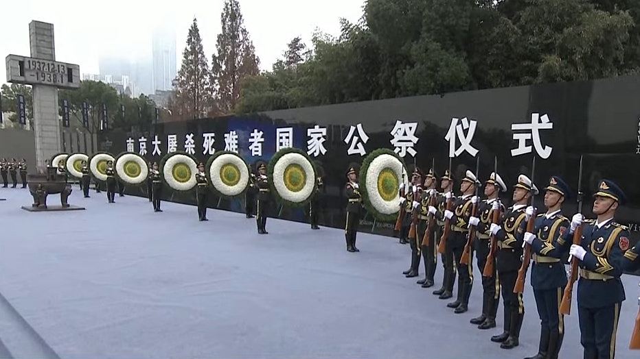 南京大屠杀88周年,纪念馆举行国家公祭仪式,全市默哀1分钟(组图) - 11