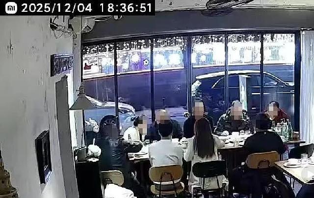 10人聚餐后9人离开，最后1人拒付千元餐费，餐馆：客人当民警面立字据后也不付钱，已起诉（组图） - 1