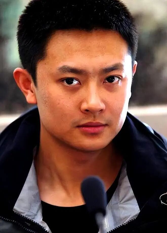 印小天勇救落水女子上热搜！网友称赞之余，叹息印小天当年可惜了（组图） - 10