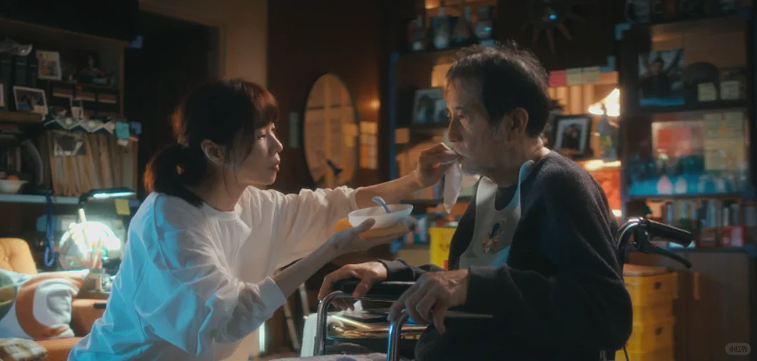 刚大学毕业，就开始照护失能父母的00后独生子女（组图） - 2