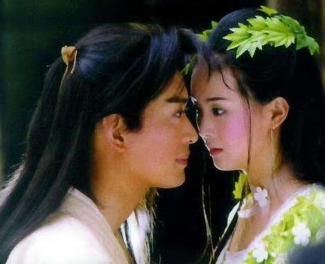 王艳晒19岁儿子近照：小时候“怕”他，现逆袭成大帅哥，母慈子孝（组图） - 3