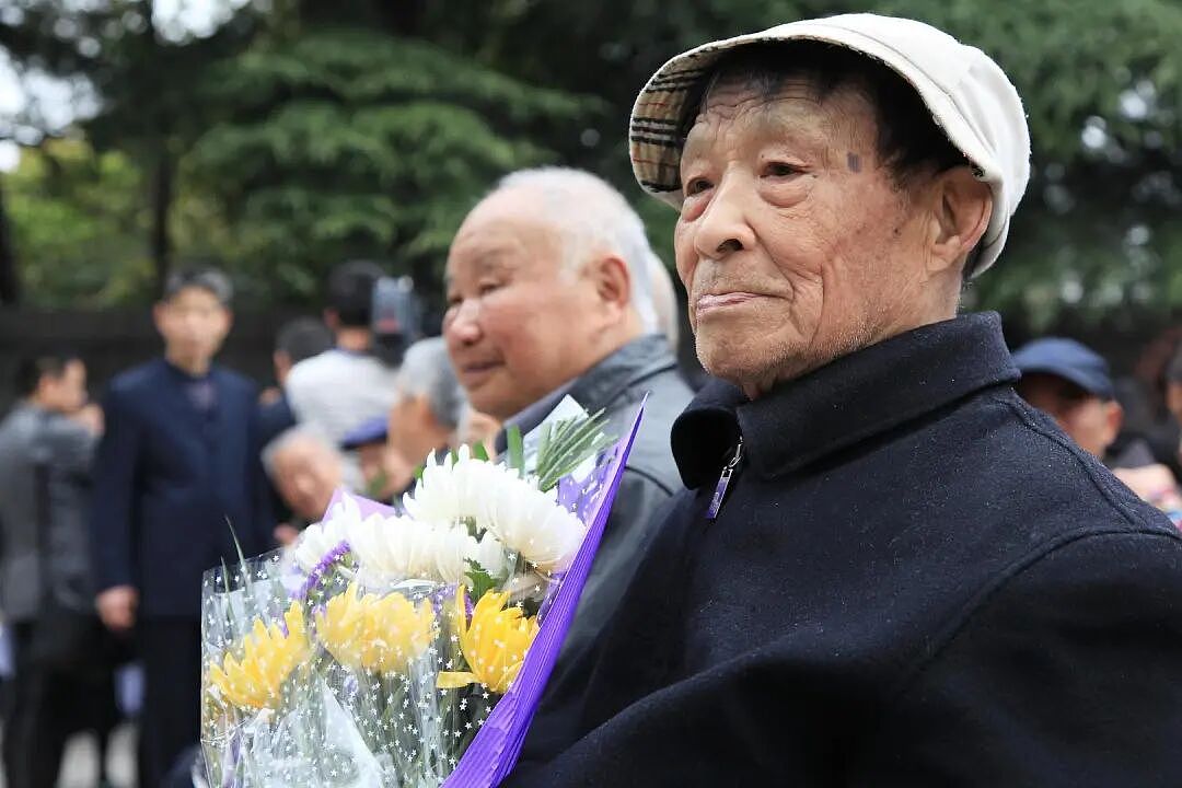 南京大屠杀幸存者之女：54岁开始，我为父亲弥补1937年以后的童年（组图） - 3