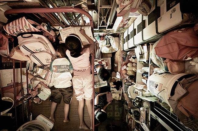 30万香港人：四口人住7平米，围在马桶边吃饭（组图） - 8
