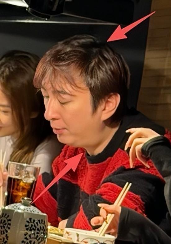 37岁王思聪面相变了，下巴后缩秃头有姨味，带五个女伴憔悴不开心（组图） - 27