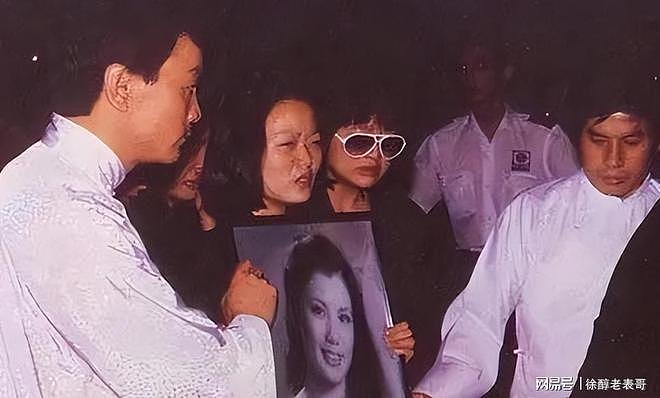 汤镇业青岛生活20年，坦言：香港根本比不了！现在一家人很幸福（组图） - 6