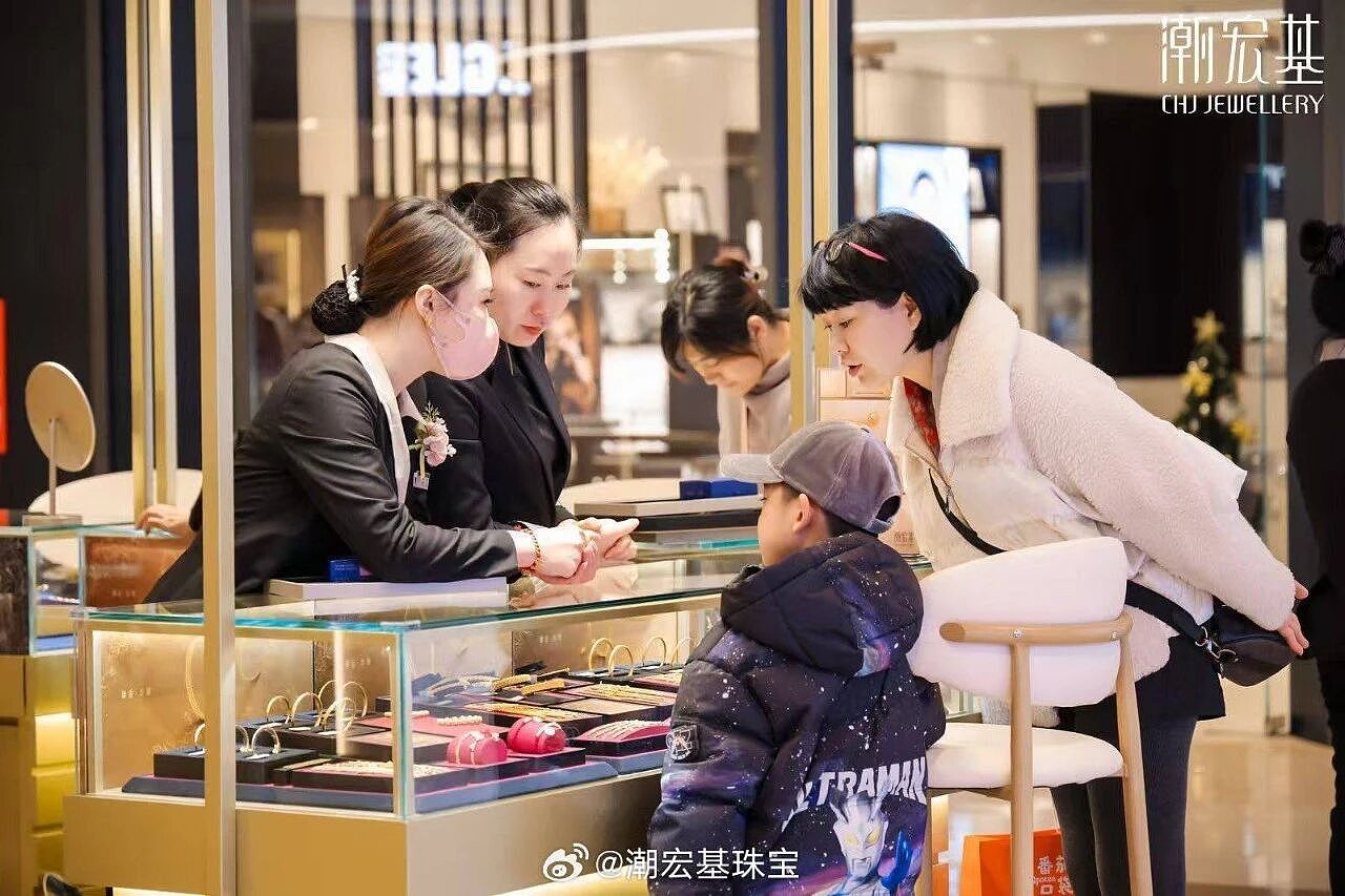 潮汕老板卖0.1克“盲盒黄金”,今年已进账62亿(组图) - 8