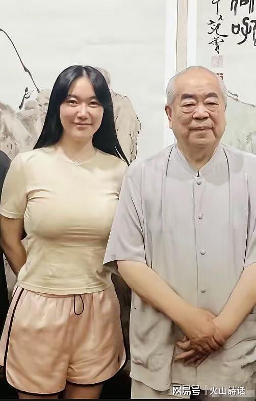 徐萌为啥死心塌地跟着范增?答案藏在她的穿搭里!完全是真爱流露(组图) - 4