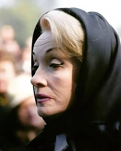 欧美第一“女海王”回归,直接掰弯了半个娱乐圈(组图) - 29