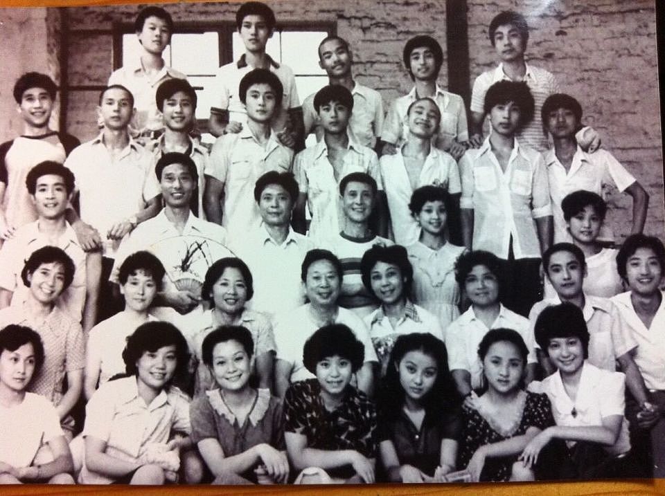 浙昆众多老同学回忆何晴：生活中的她反差感很大，完全是女汉子形象（组图） - 2