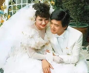 14岁和尔冬升相恋，24岁与周润发闪婚闪离，二婚惨遭背叛，情路坎坷的她，如今怎样了？（组图） - 3