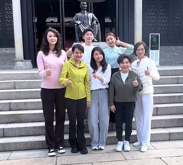 世界冠军齐聚霍英东铜像前！郭晶晶稳居C位气场强，两侧皆是魁首（组图） - 9