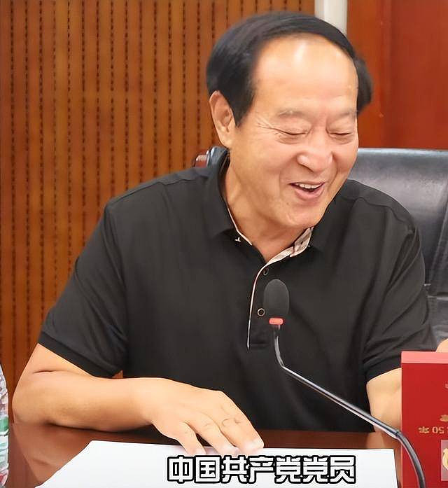 76岁牛群近况曝光，裸捐所有换来一世孤独（组图） - 16