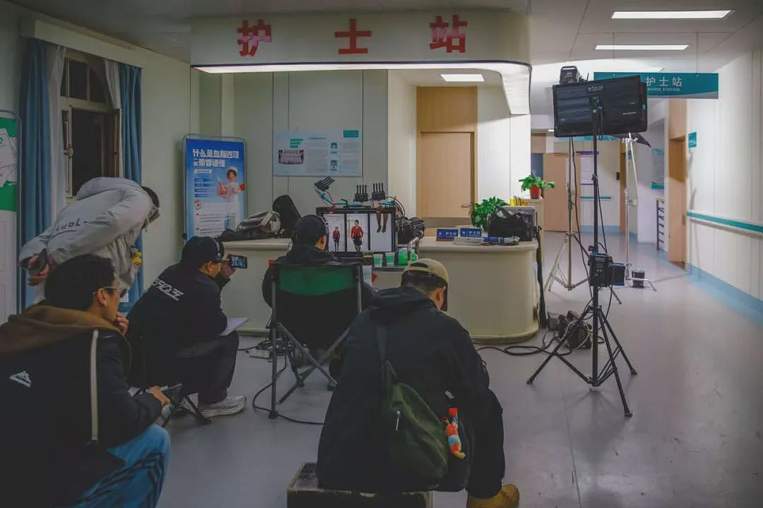 短剧爆发,中年转行的43岁导演倒在杀青之后(组图) - 12