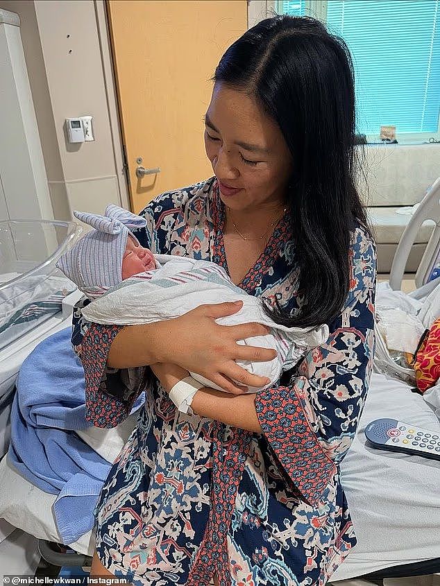 45岁“华裔花滑女王”关颖珊官宣二胎,拒绝公开宝爸,冻龄惹人羡(组图) - 2