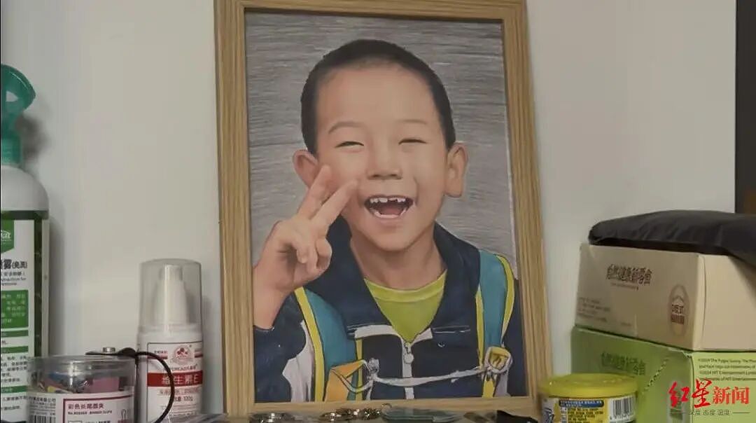 8岁自闭症男童苍山走失后身亡，深陷漩涡的父母：我们全家都在用爱托举这个孩子（组图） - 1