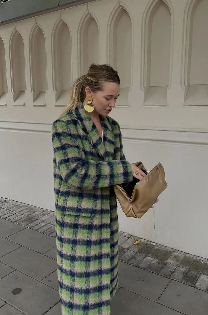 【时尚】冬日显白王者！一件“复古绿”大衣，让你在沉闷季节slay全场（组图） - 31