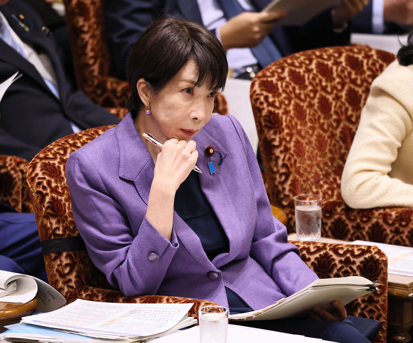 重申台海立场！日本首相高市早苗：盼对话和平解决（图） - 1