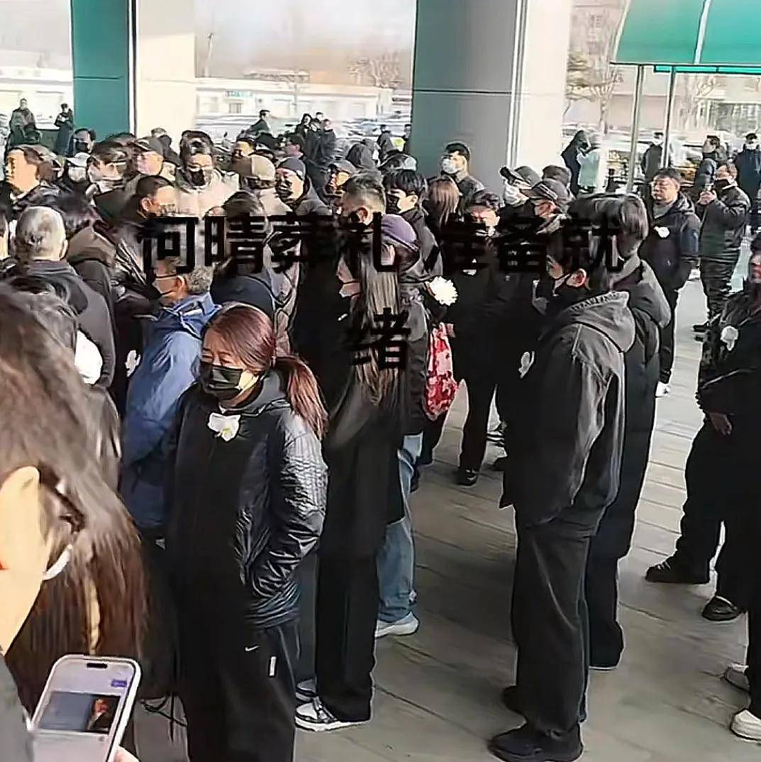 何晴告别式现场曝光！前夫许亚军疑似现身（组图） - 2