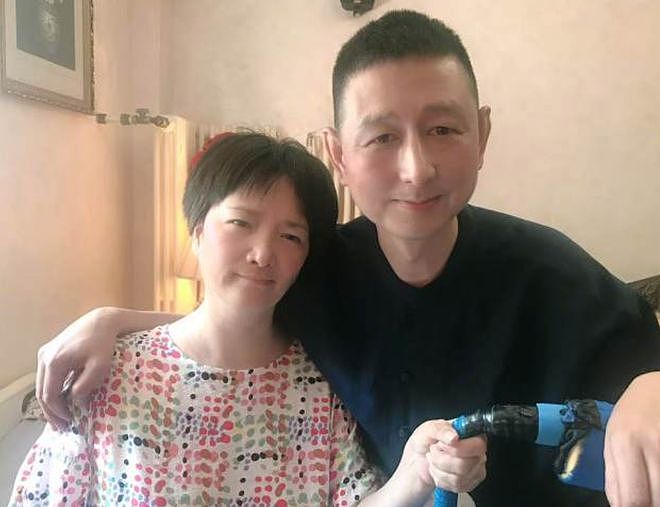 何晴告别式王卫国现身，曝她患病送医得靠邻居，脑瘤中风说话困难（组图） - 16
