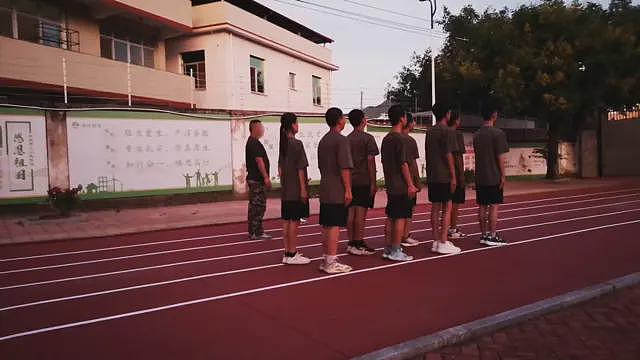 受骗、绑架与虐待：中国改造“叛逆”青少年的“素质教育”学校内幕（组图） - 6