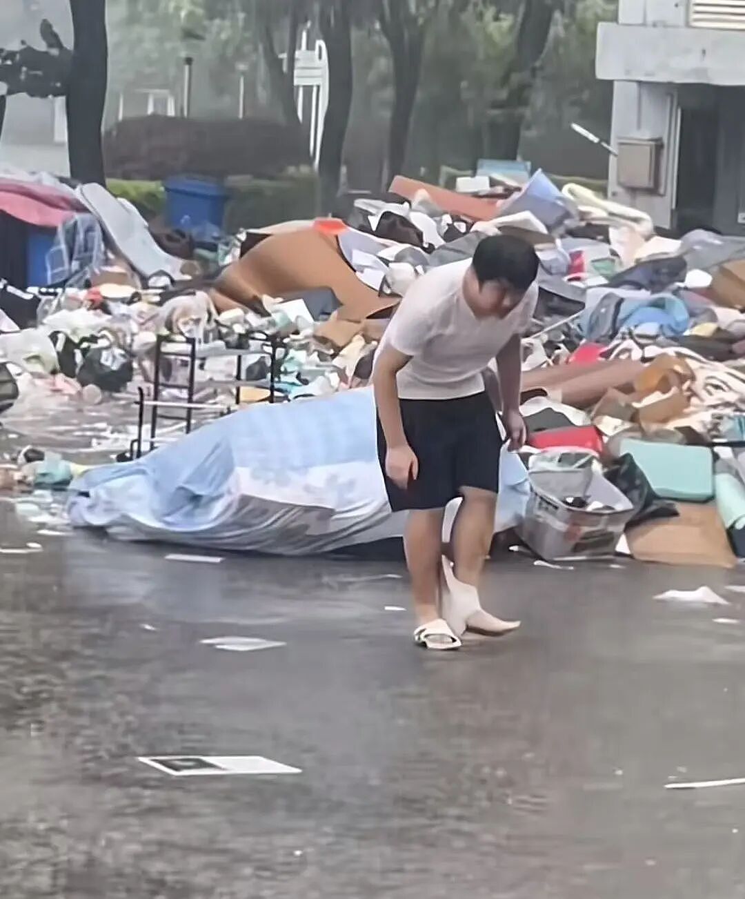 【爆笑】“十五年闺蜜劝我离婚转头和前夫在一起…?”啊啊啊俩人做局等你挪窝呢(组图) - 74