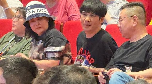 大张伟和老婆腻歪，当一个42岁叛逆“小娇夫”，终为爱向催生低头（组图） - 3