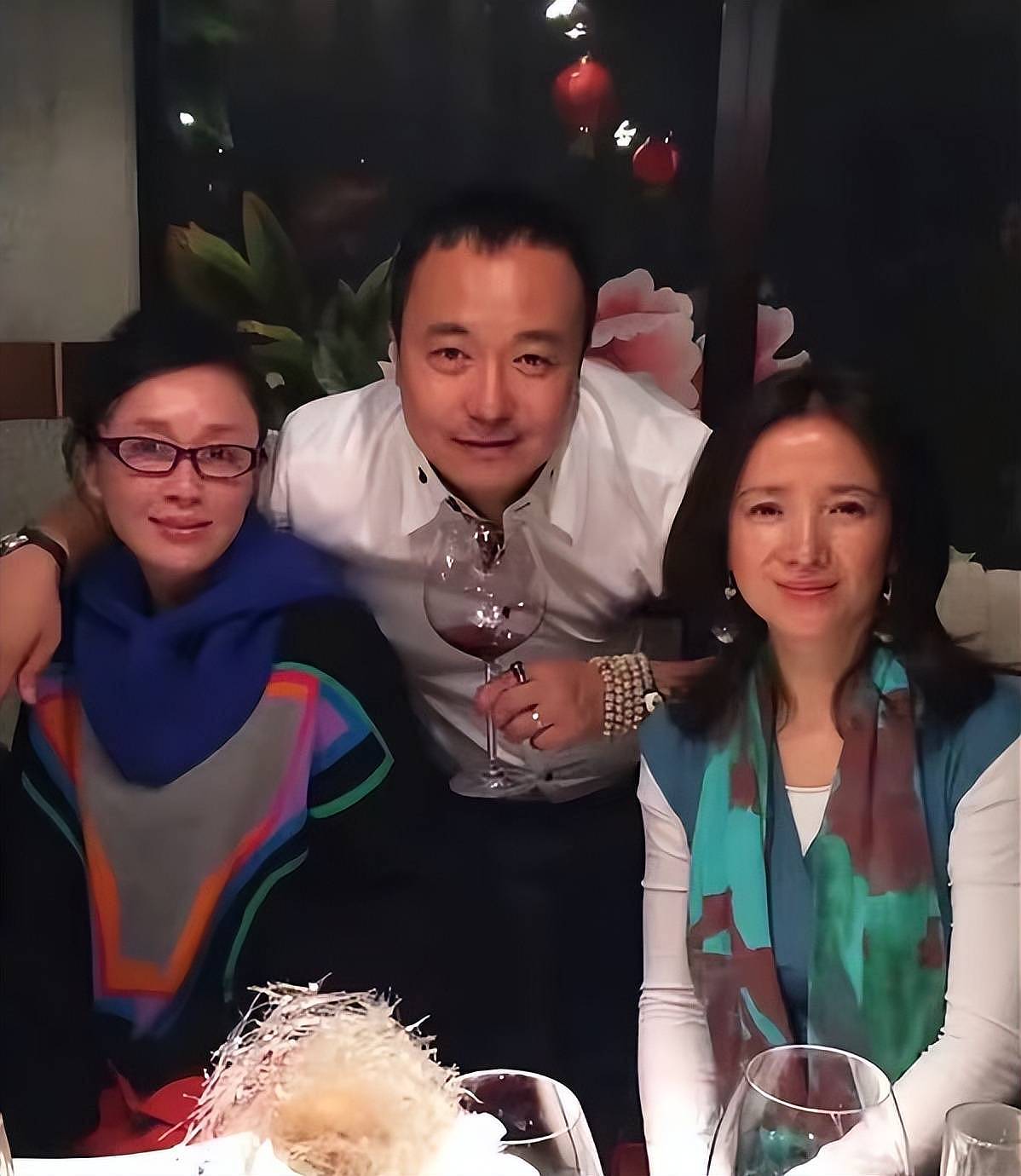 61岁演员何晴去世，好友公开住院照，瘦了很多，变化太大难认出（组图） - 13