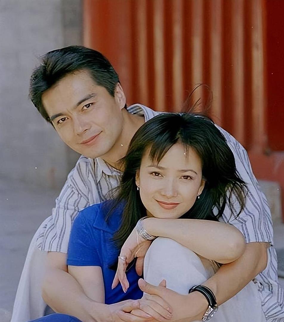 何晴告别式现场曝光！灵堂内摆满花圈，许亚军和儿子现身满脸悲伤（组图） - 16