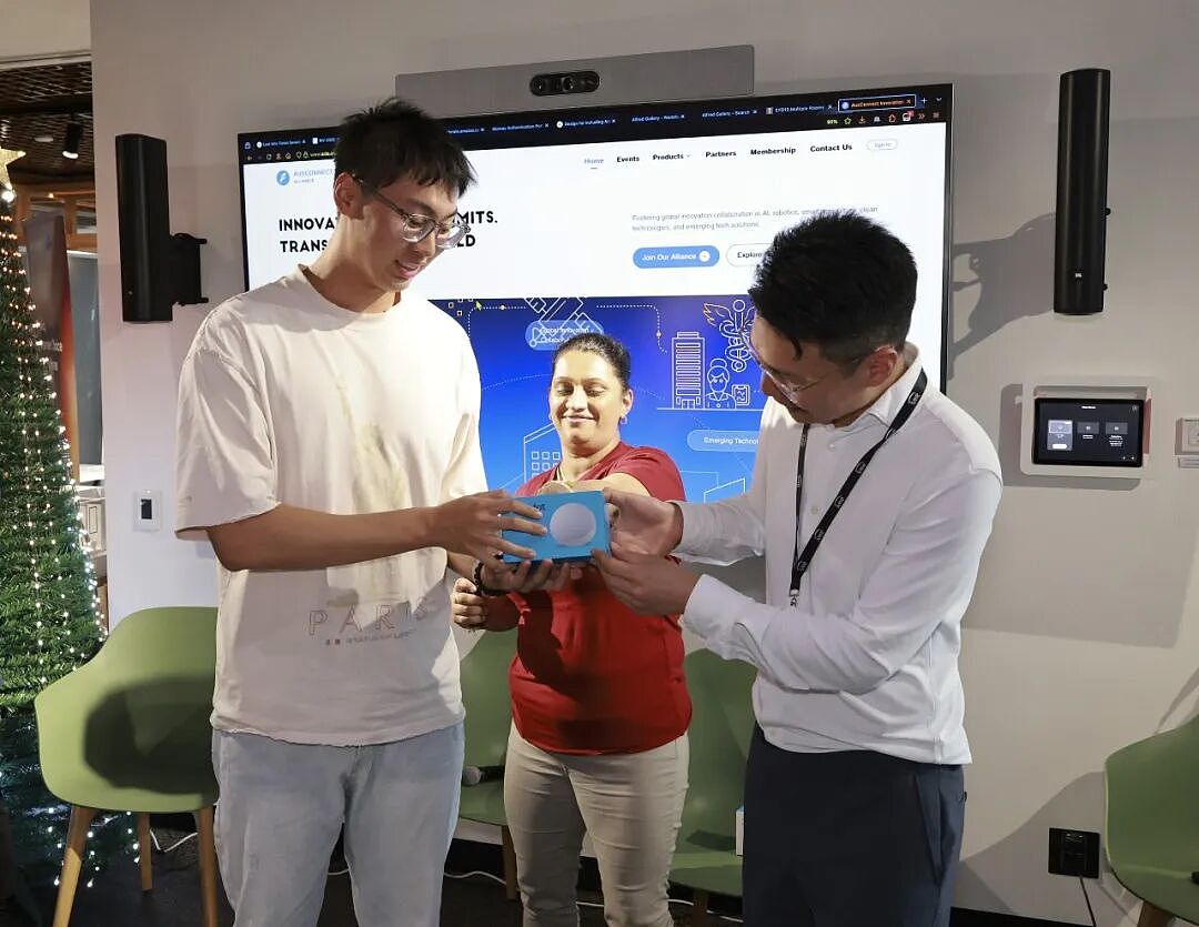 2025澳洲电动汽车与新能源协同发展论坛在悉尼亚马逊圆满落幕 — 聚焦清洁能源、智能交通与科技创新，共绘澳洲绿色未来（组图） - 27
