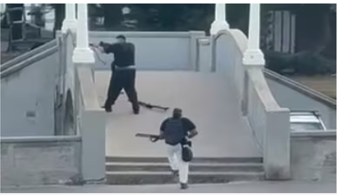 “这是你们澳洲的癌症”；社区领袖第一个被杀，有警员身体几乎被打碎，枪手是父子，已致16人死亡，悉尼海滩枪击最全信息汇总（组图） - 5