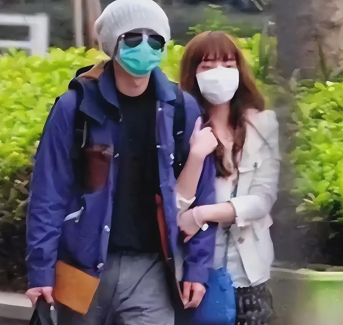 曝文章带新女友见家长！酒喝多到随地乱吐，文妈妈嫌弃表情太抢镜（组图） - 11