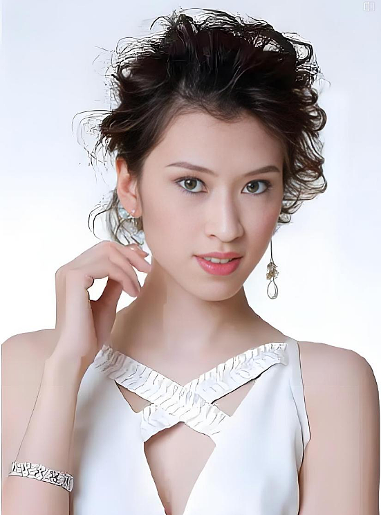 香港知名女星公开征婚,曾被朋友骗走毕生积蓄,内地直播改变命运(组图) - 7