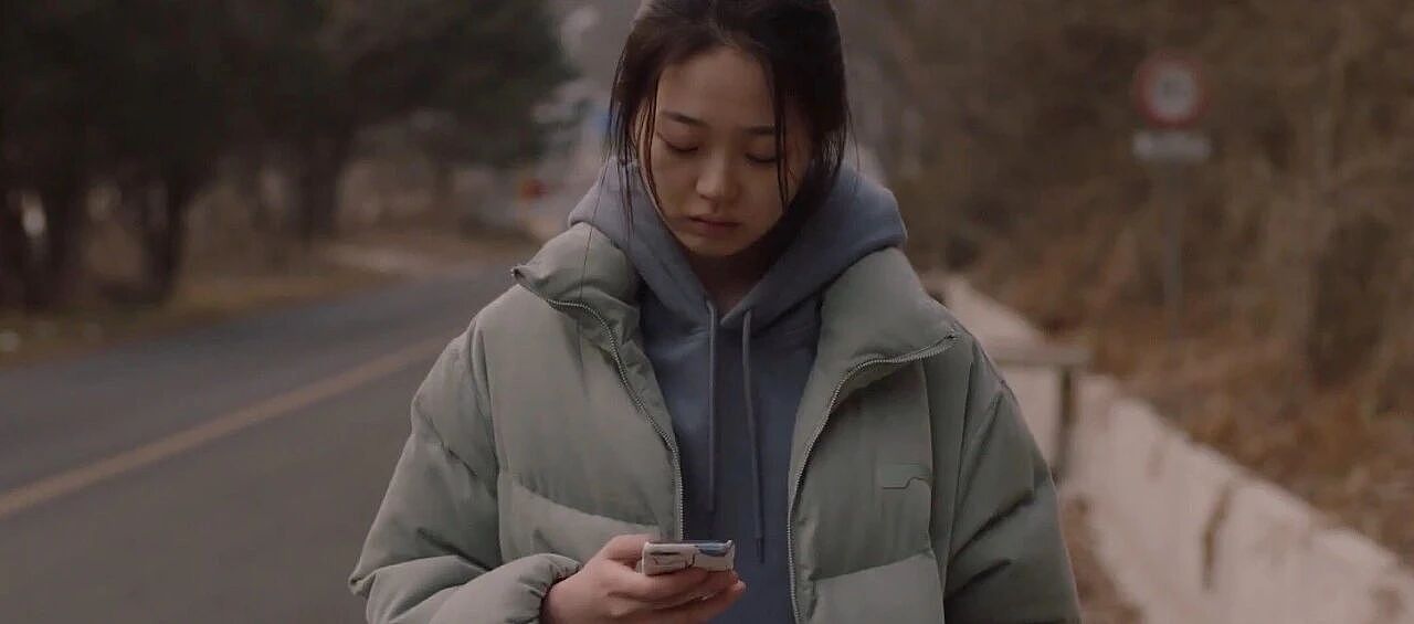 躲进分拣仓的年轻人（组图） - 1