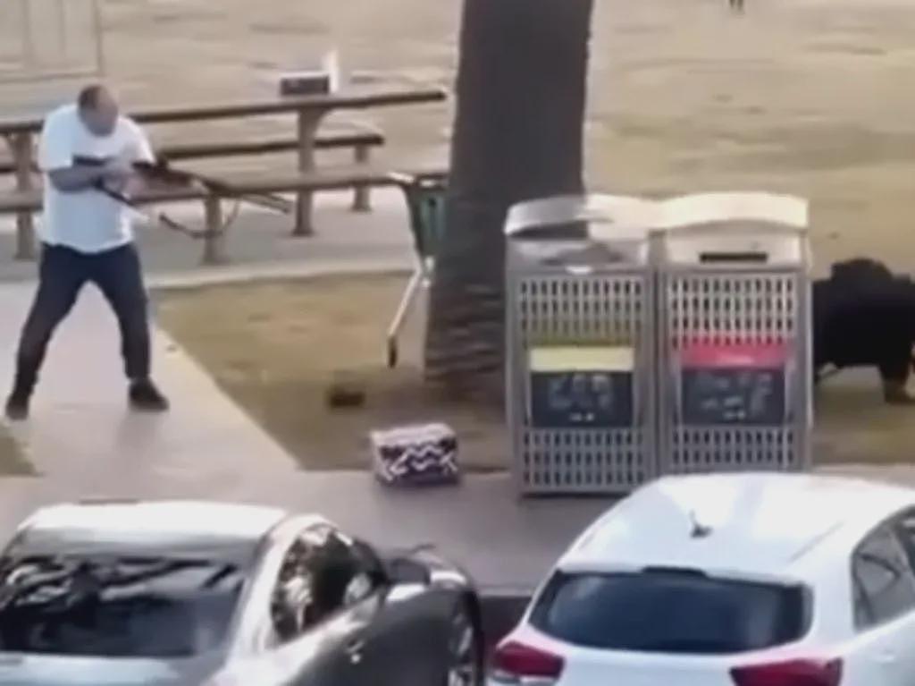 “这是你们澳洲的癌症”；社区领袖第一个被杀，有警员身体几乎被打碎，枪手是父子，已致16人死亡，悉尼海滩枪击最全信息汇总（组图） - 11